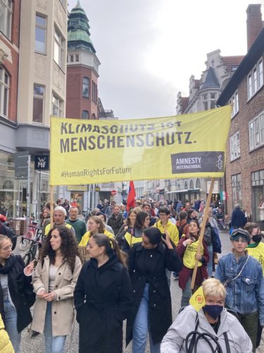 Amnesty Lübeck beim Klimastreik am 23.09.2022
